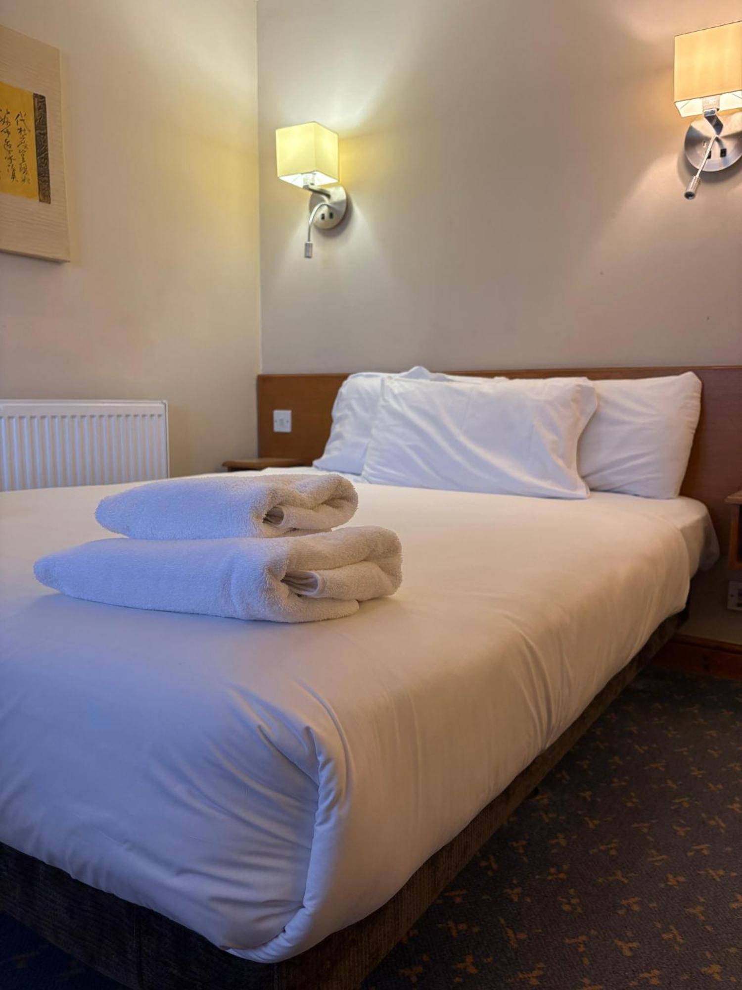 Tollgate Hotel & Leisure Stoke-on-Trent Esterno foto