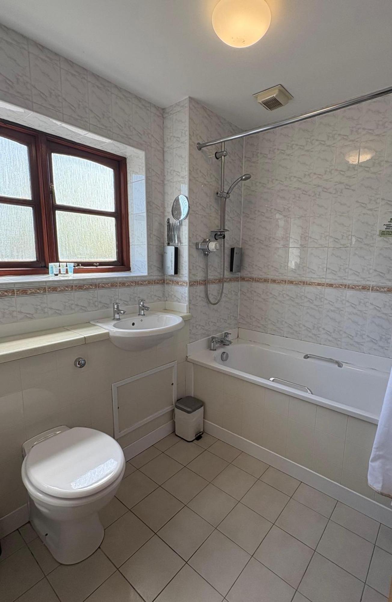 Tollgate Hotel & Leisure Stoke-on-Trent Esterno foto