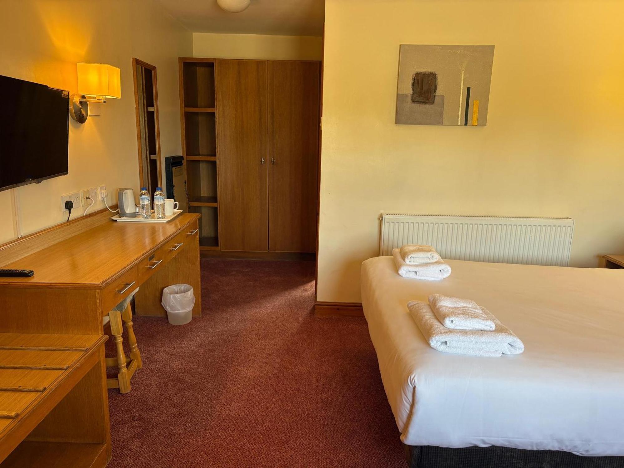 Tollgate Hotel & Leisure Stoke-on-Trent Esterno foto