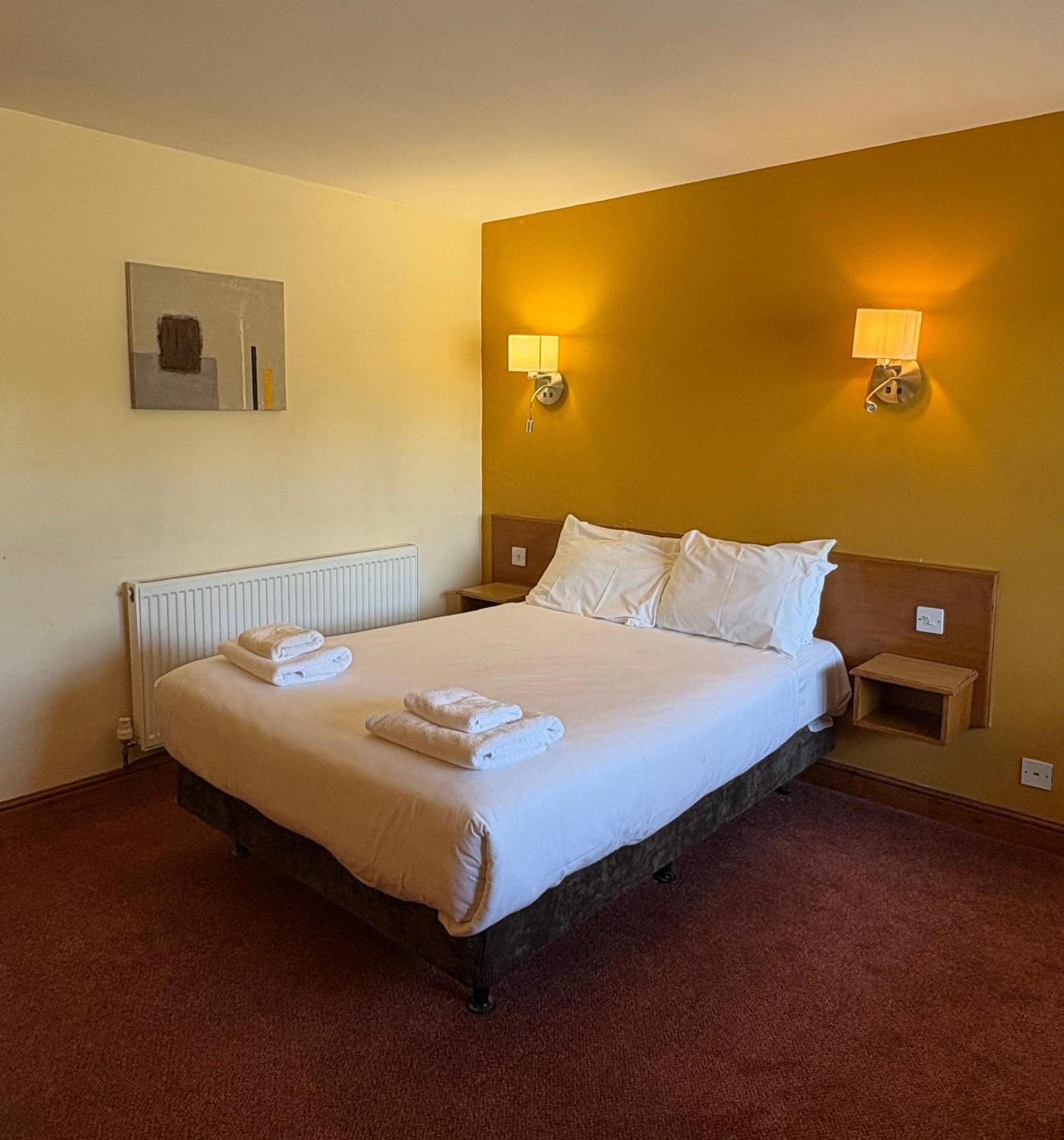 Tollgate Hotel & Leisure Stoke-on-Trent Esterno foto